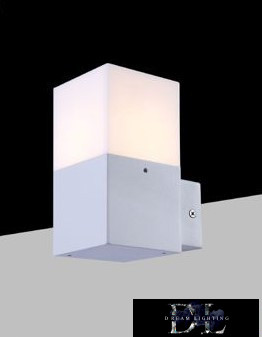 UNIVERSO Kültéri fali lámpa 1xE27 max.13w IP44 fehér 110x78x160mm 5év